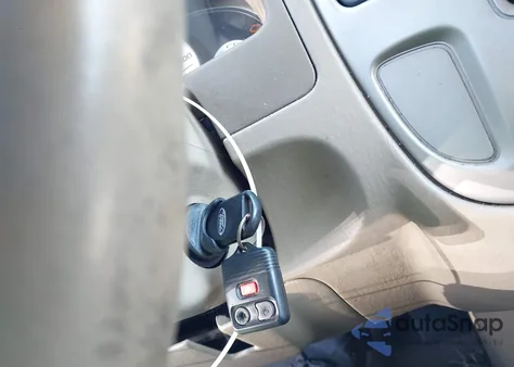 2005 Ford Escape Xlt from USA, damaged, VIN 1FMCU03165KD64906